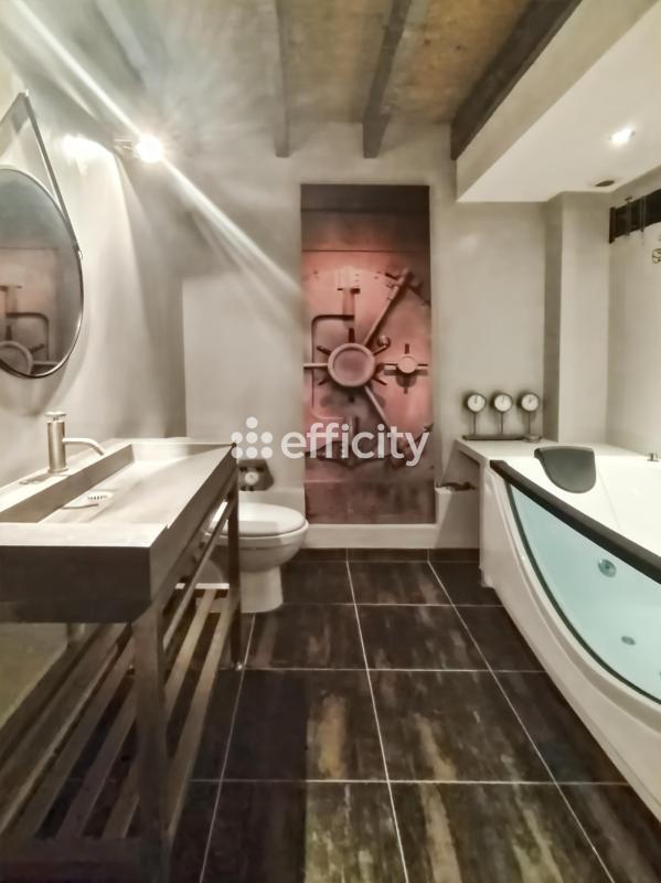 Appartement - 214 m² - 6 pièces