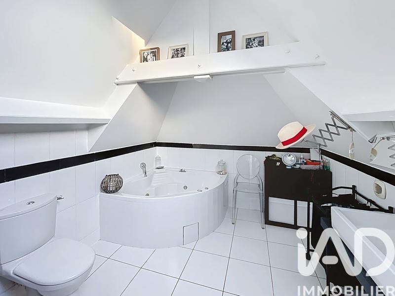 Maison - 192 m² - 7 pièces