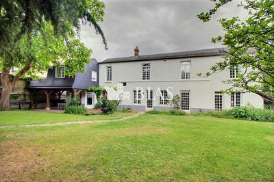 Maison - 225 m² - 8 pièces