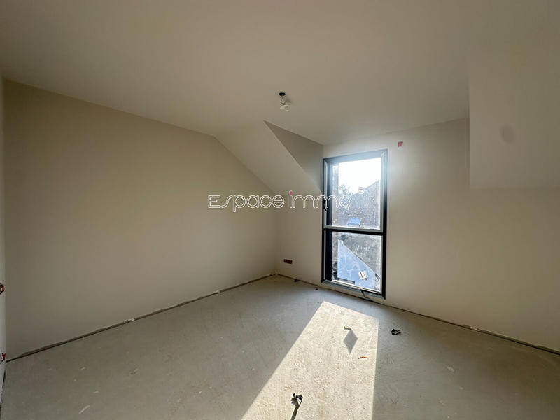 Maison - 200 m² - 6 pièces