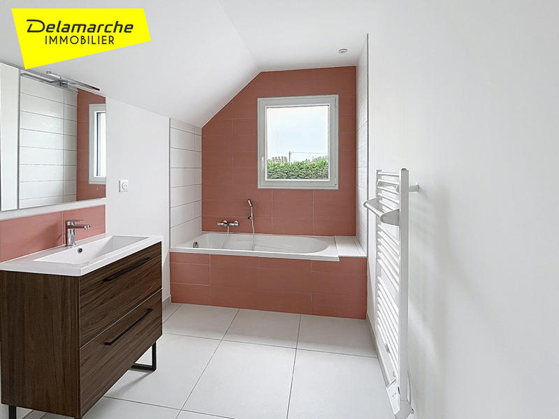 Maison - 98 m² - 5 pièces