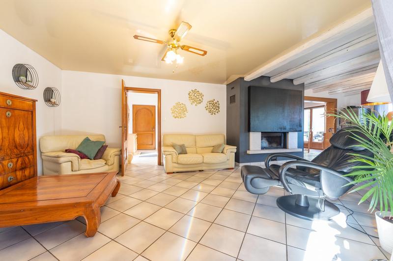 Maison - 236 m² - 11 pièces