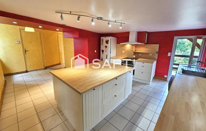 Maison - 286 m² - 9 pièces