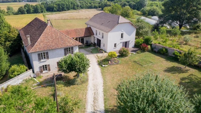 Maison - 340 m² - 13 pièces