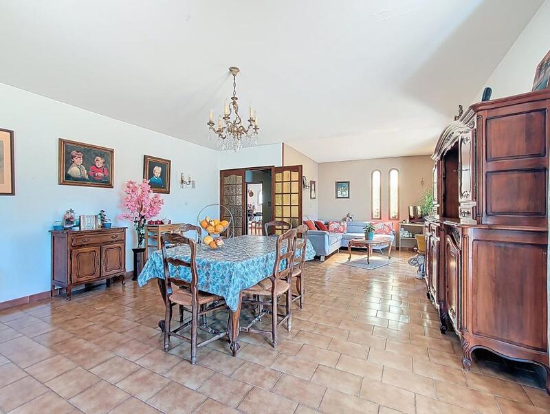Maison - 140 m² - 5 pièces