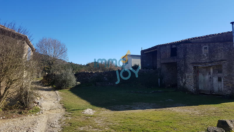 Propriété - 80 m² - 5 pièces