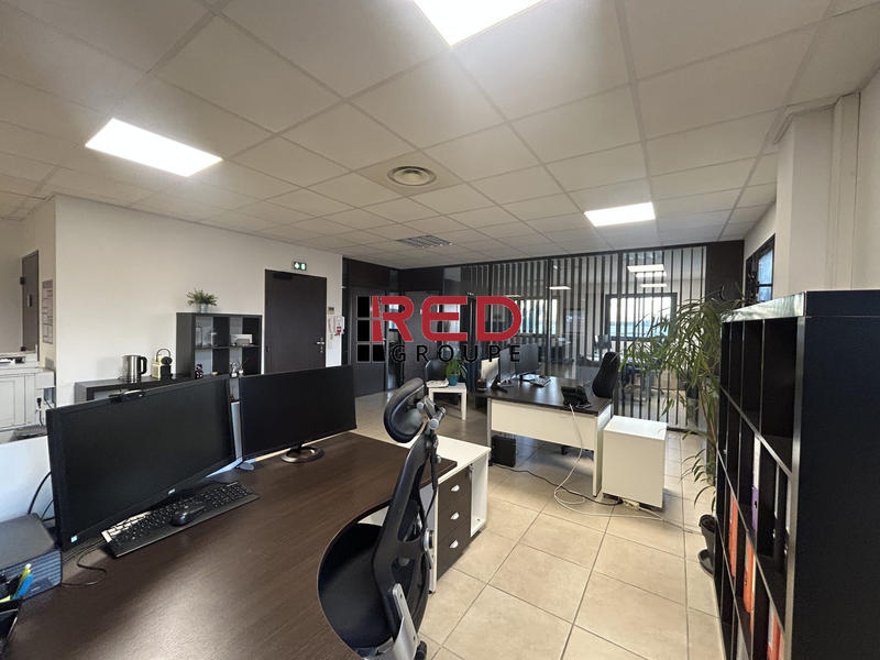 Bureau - 244 m²