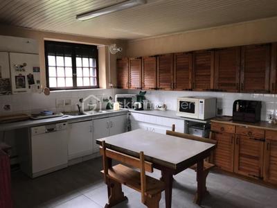 Maison traditionnelle - 380 m² - 7 pièces