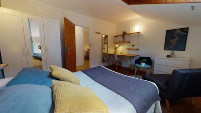 Chambre - 11 m² - 10 pièces