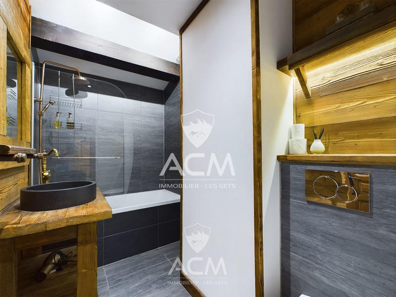 Châlet - 310 m² - 14 pièces