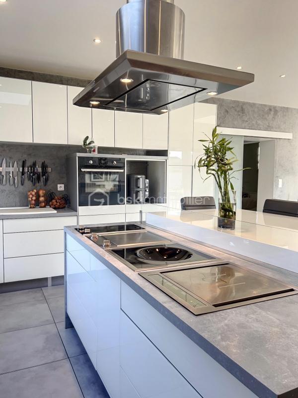 Maison - 180 m² - 6 pièces