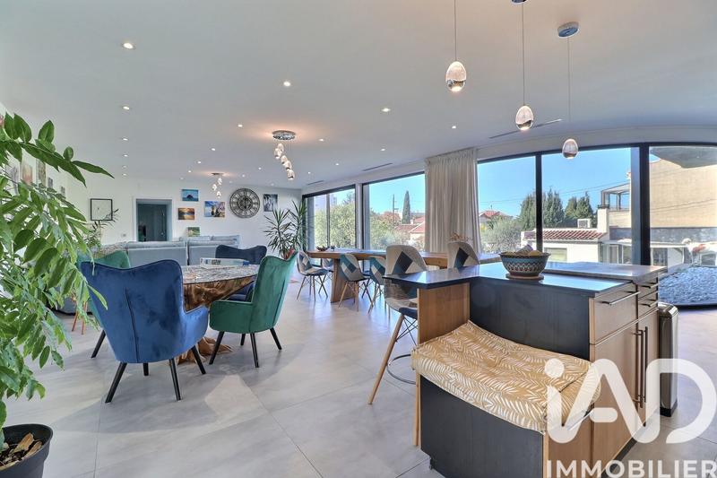 Maison de maîtres - 270 m² - 7 pièces