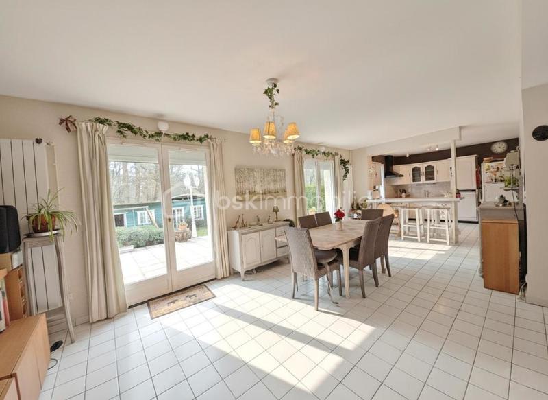 Maison traditionnelle - 150 m² - 7 pièces