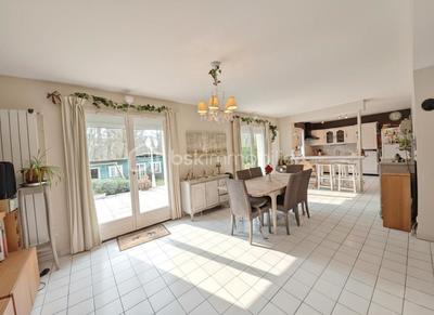 Maison traditionnelle - 150 m² - 7 pièces