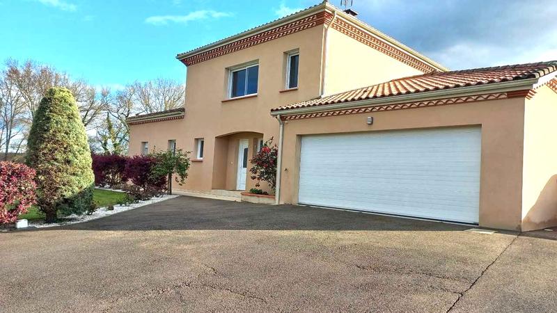 Maison - 194 m² - 6 pièces