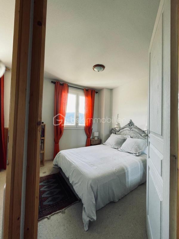 Maison jumelée - 95 m² - 5 pièces