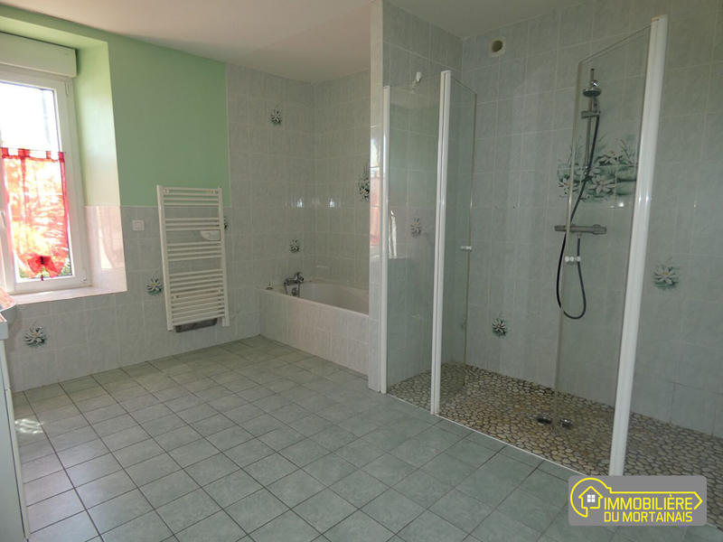 Maison - 220 m² - 7 pièces