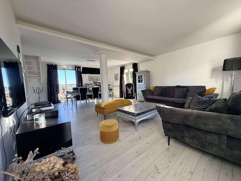 Maison - 193 m² - 5 pièces