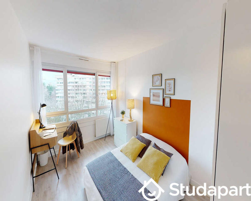 Chambre - 90 m² - 1 pièce