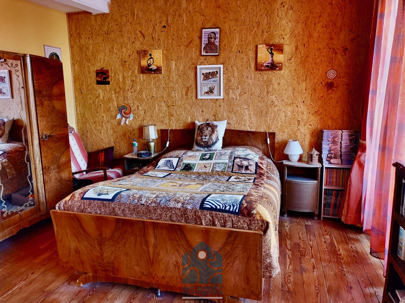 Maison - 250 m² - 13 pièces