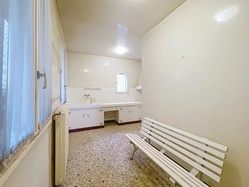 Maison - 232 m² - 9 pièces