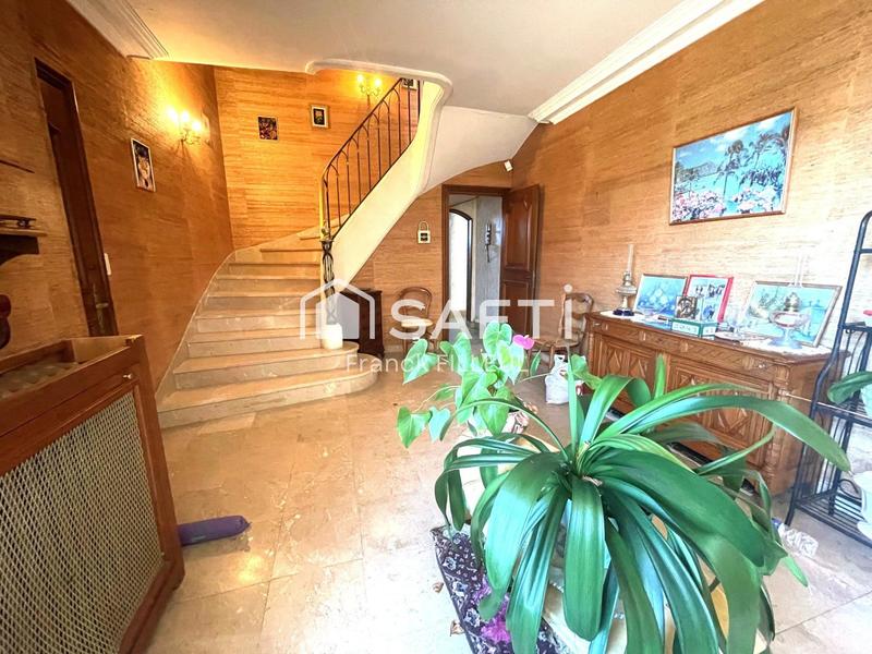 Maison - 400 m² - 13 pièces