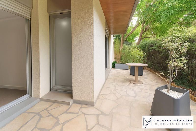 Bureau - 111 m² - 5 pièces