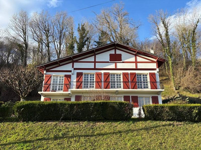 Villa - 100 m² - 5 pièces