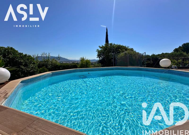 Maison - 170 m² - 6 pièces