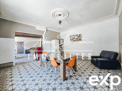 Maison - 182 m² - 9 pièces