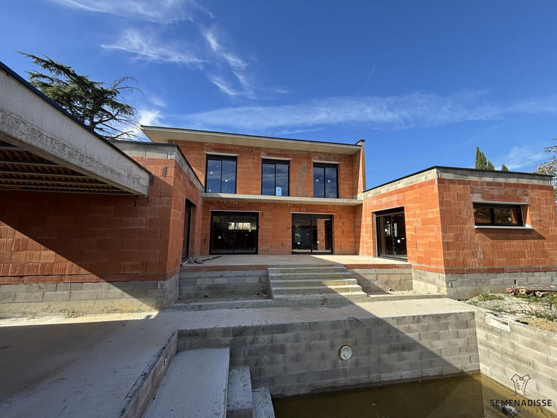 Villa - 183 m² - 6 pièces