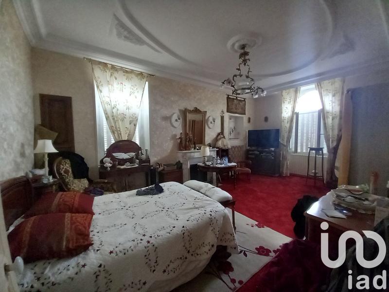 Maison - 300 m² - 12 pièces