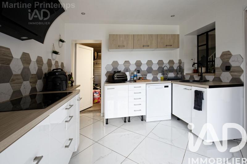 Maison - 141 m² - 8 pièces