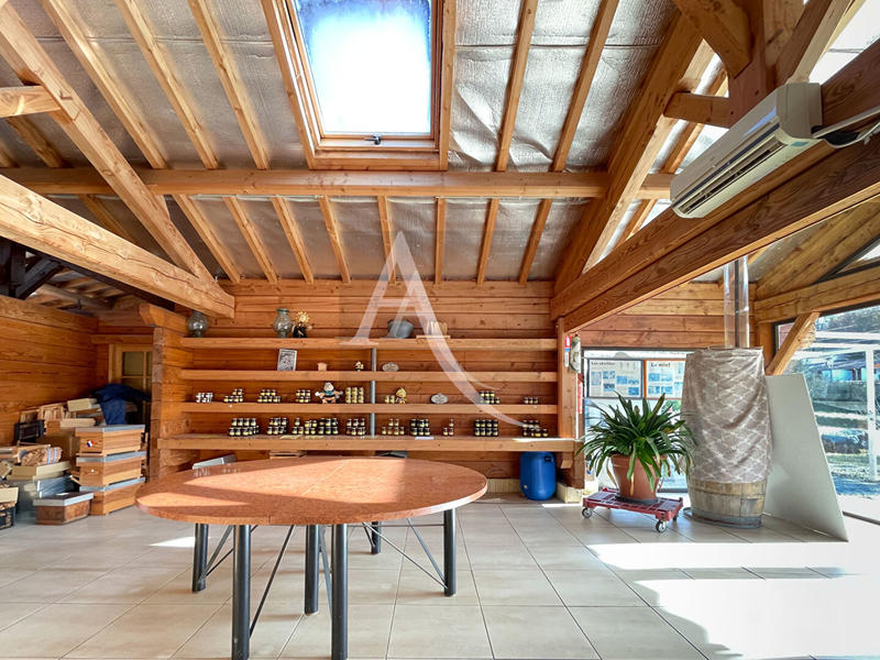 Maison - 300 m² - 6 pièces