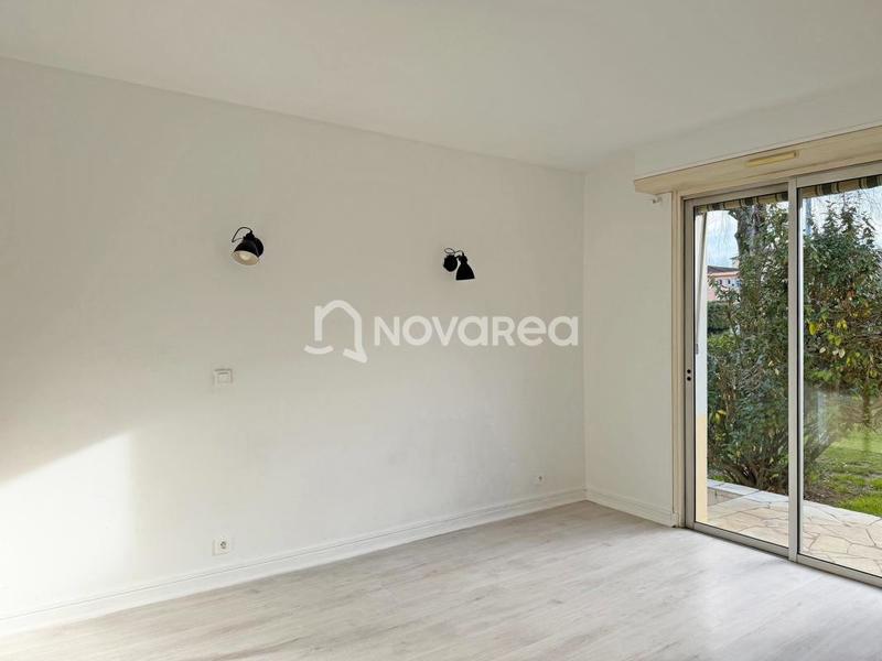 Maison - 211 m² - 8 pièces