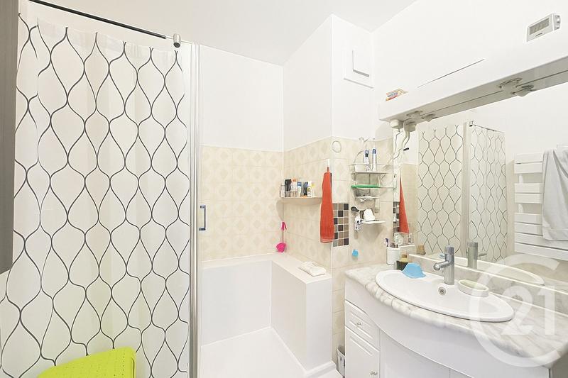 Appartement - 83 m² - 4 pièces