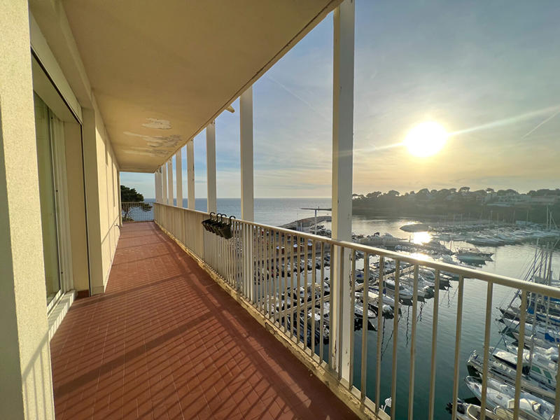 Appartement - 99 m² - 4 pièces