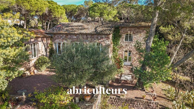 Maison ancienne - 300 m² - 8 pièces