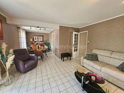 Maison traditionnelle - 104 m² - 4 pièces