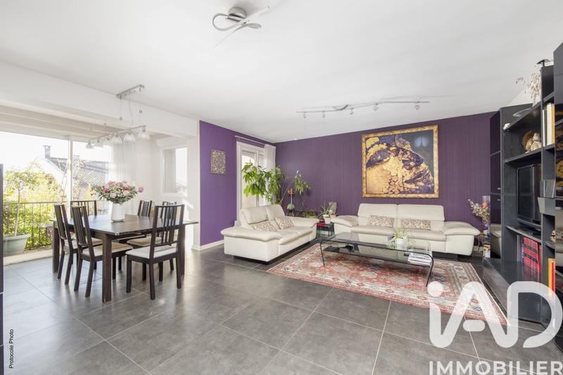 Maison - 201 m² - 6 pièces