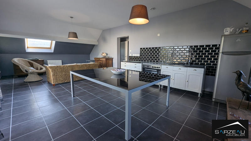 Maison - 188 m² - 10 pièces