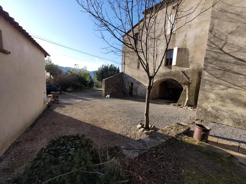 Maison - 220 m² - 12 pièces