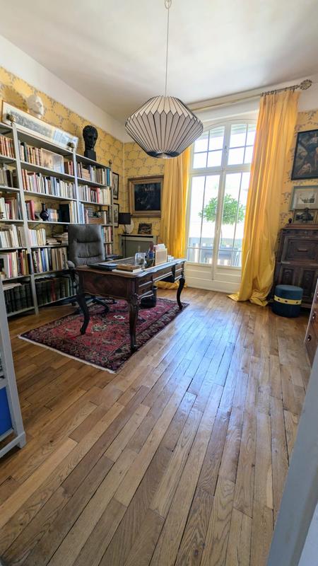 Appartement - 143 m² - 6 pièces