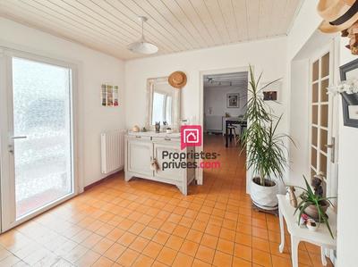 Maison - 225 m² - 8 pièces