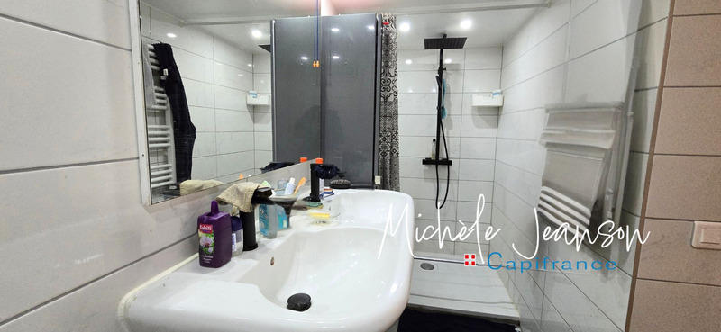 Maison en pierre - 199 m² - 9 pièces