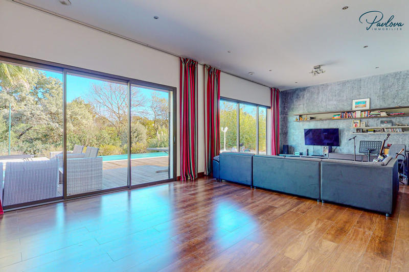 Villa - 252 m² - 7 pièces