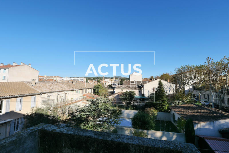 Maison - 240 m² - 9 pièces