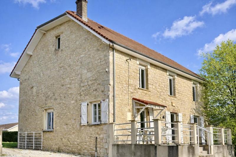 Corps de ferme - 169 m² - 7 pièces