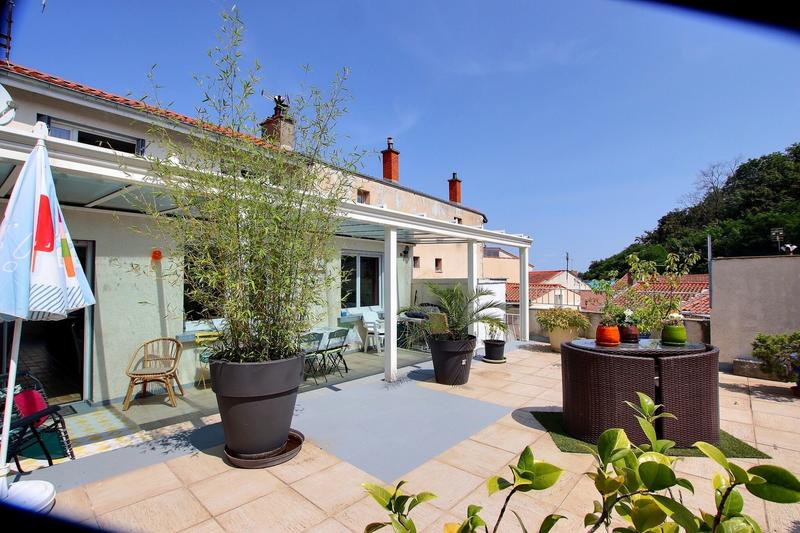 Appartement - 147 m² - 5 pièces