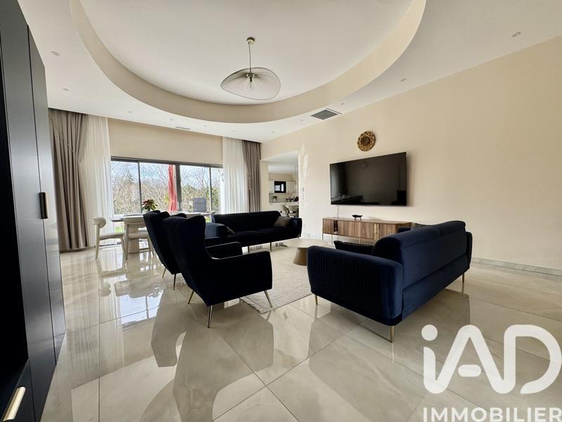 Maison - 187 m² - 7 pièces